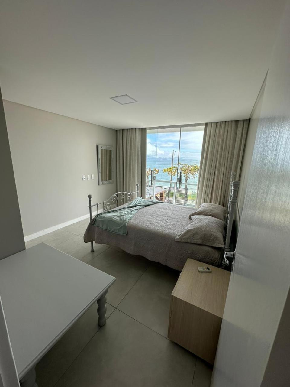 Apartamento Frente Mar Na Baia De Porto Belo Exterior foto